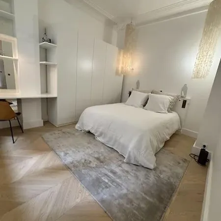 Modern Canal St Martin Appartement Paris